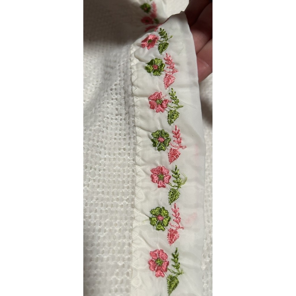 Vintage Thermal Waffle Weave White Blanket Floral Satin Trim 80"x75"  *SM Hole